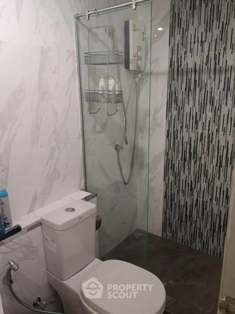  2 Bedrooms Condo at Le Rich Aree Station-4
