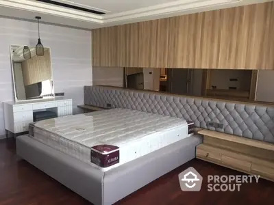  3 Bedrooms Condo -3