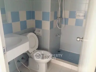  2 Bedrooms Condo at Lumpini Center สุขุมวิท 77-2
