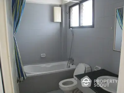  2 Bedrooms Apartment at Lin Court-3