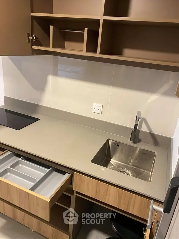 image_rental-7107363