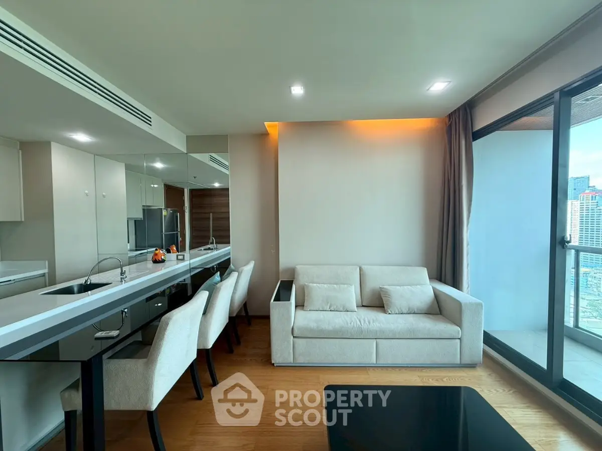 LINE_ALBUM_The address sathorn 378_260715_8.jpg
