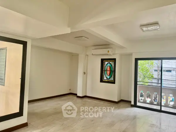 image_rental-30840891