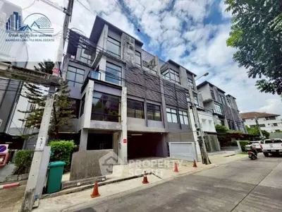 image_rental-29936006