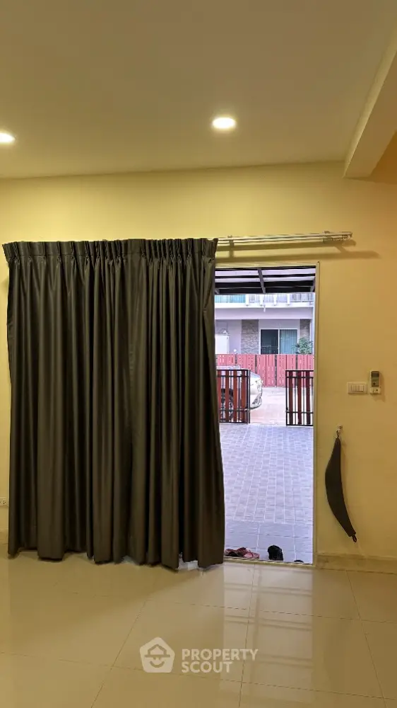 image_rental-14517155