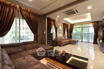  4 Bedrooms House -3