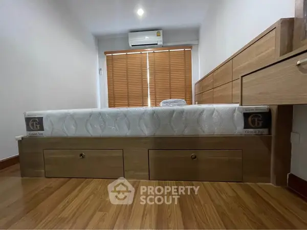 image_rental-27675994