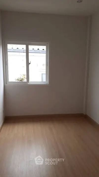 image_rental-27213290