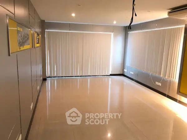 image_rental-25859436