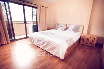  2 Bedrooms Condo -3