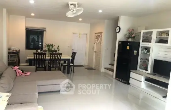 image_rental-9035347