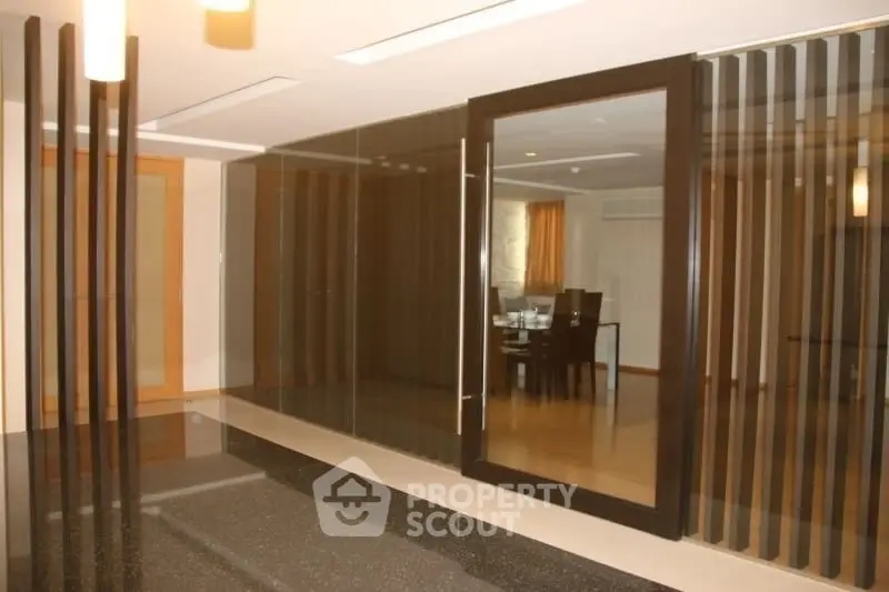  3 Bedrooms Condo -1