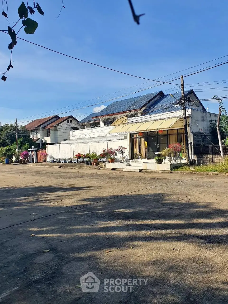 Charming suburban property with spacious outdoor area and modern architecture.