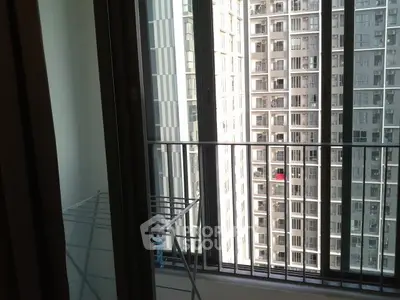 1 Bedroom Condo at Ideo Mobi Sukhumvit-2