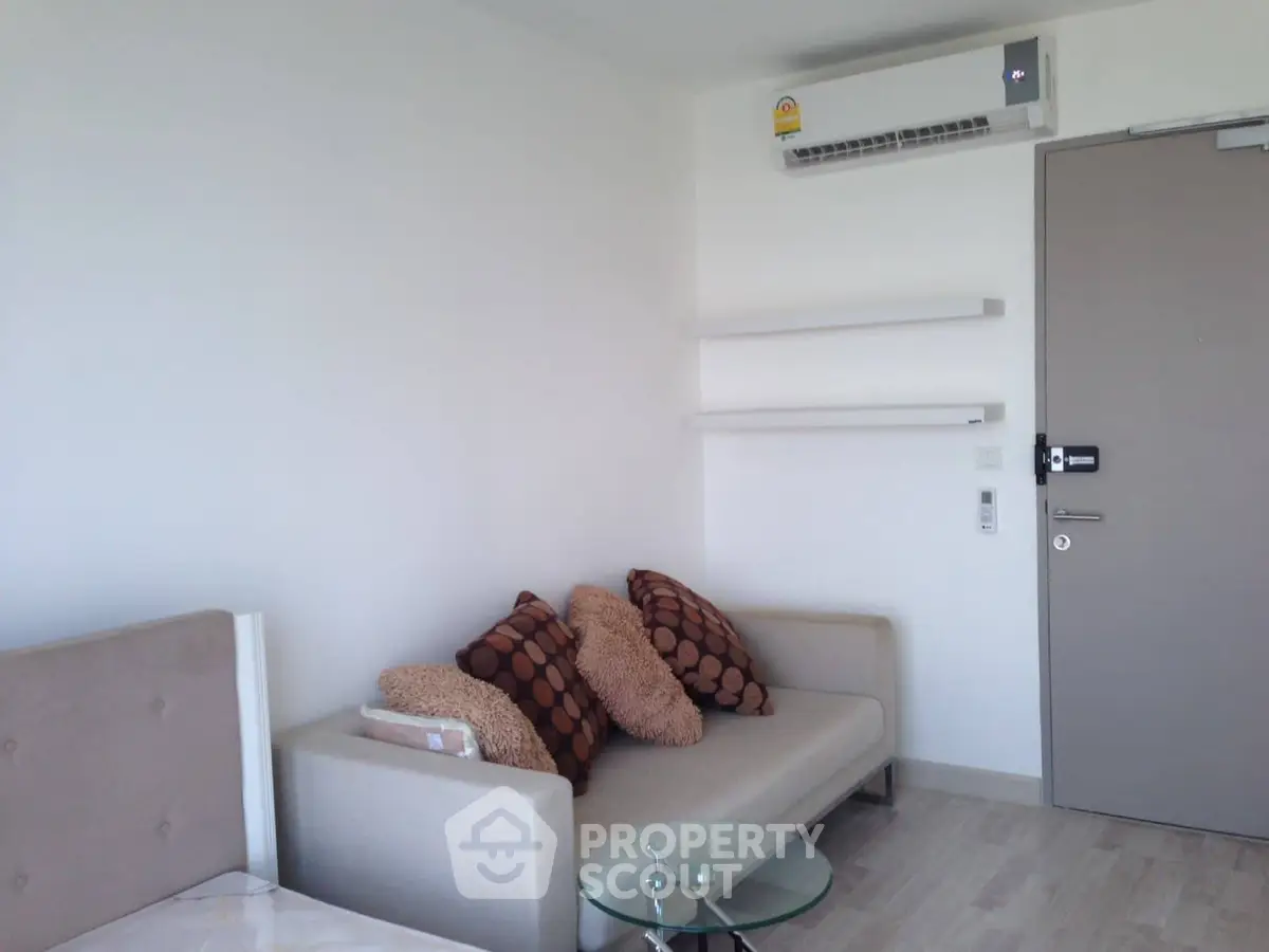 Fully Furnished 1 Bedroom Condo at Ideo Mobi Sukhumvit-1