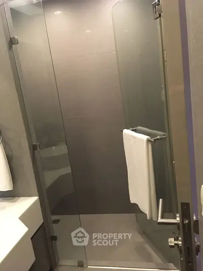  1 Bedroom Condo at Trapezo สุขุมวิท 16-7