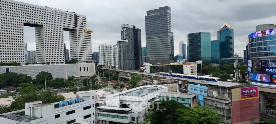 Stunning cityscape view showcasing modern skyscrapers and urban architecture in a bustling metropolis.