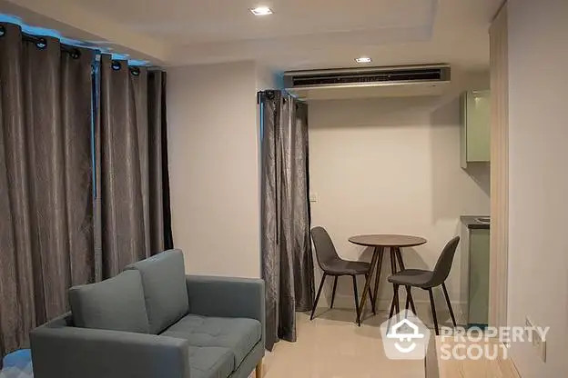 Fully Furnished 2 Bedrooms Apartment at College Haus-1