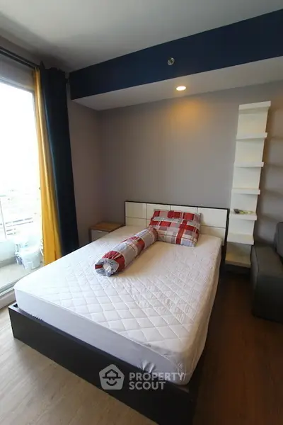 1 Bedroom Condo at Supalai River Place Charoen Nakorn-2