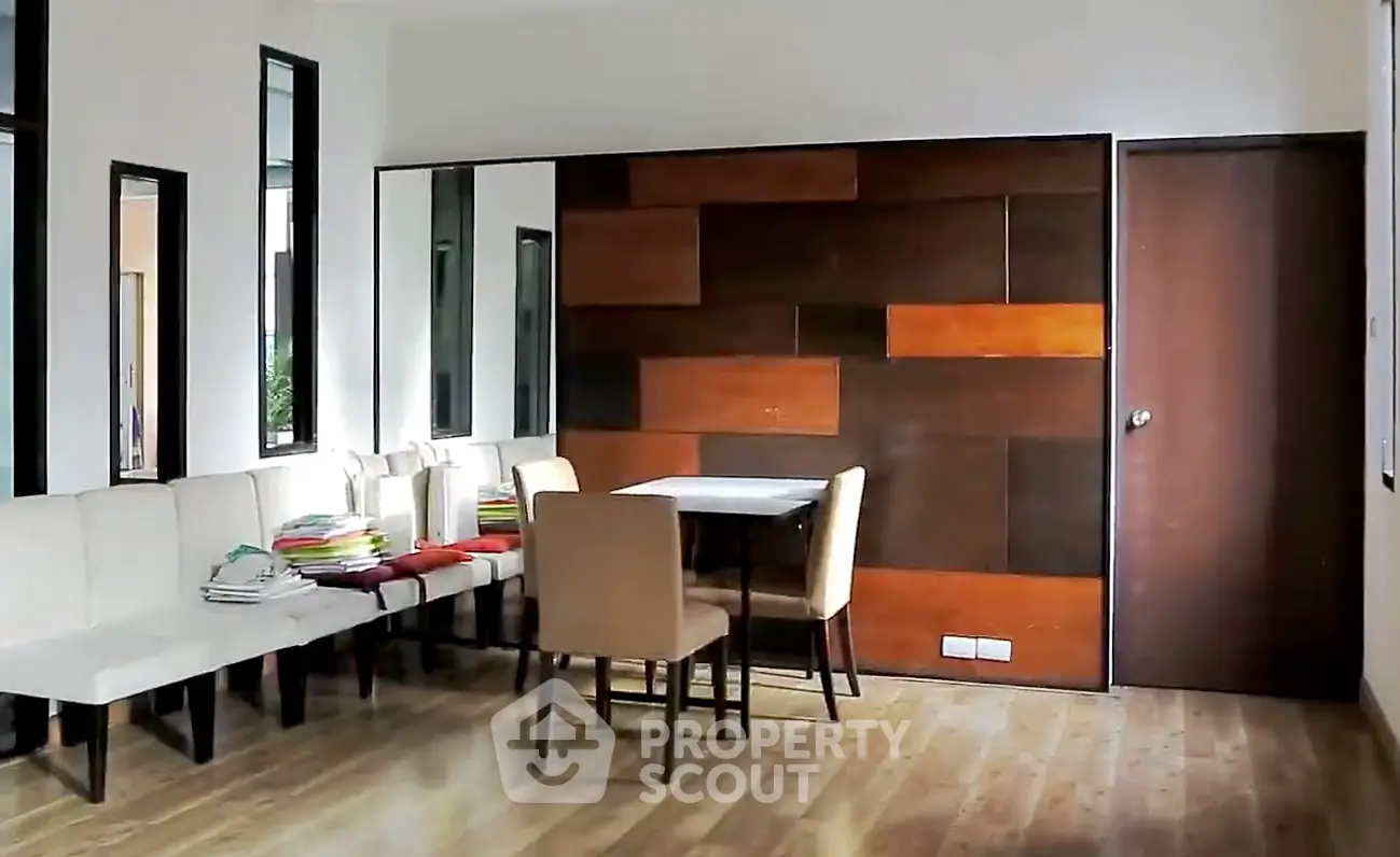 Ivy Sathorn 10