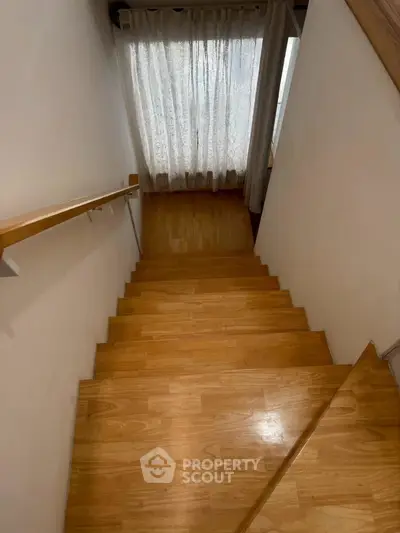 image_rental-30084384