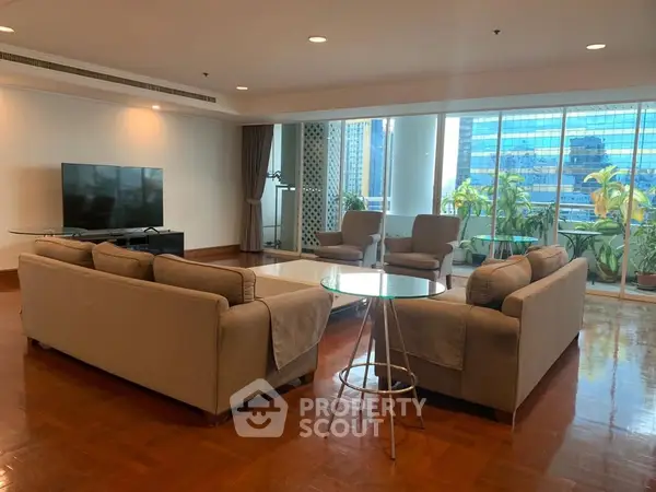 image_rental-31552778