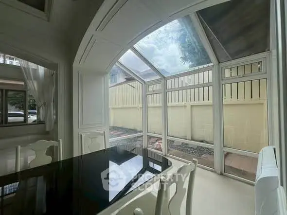 image_rental-28817136