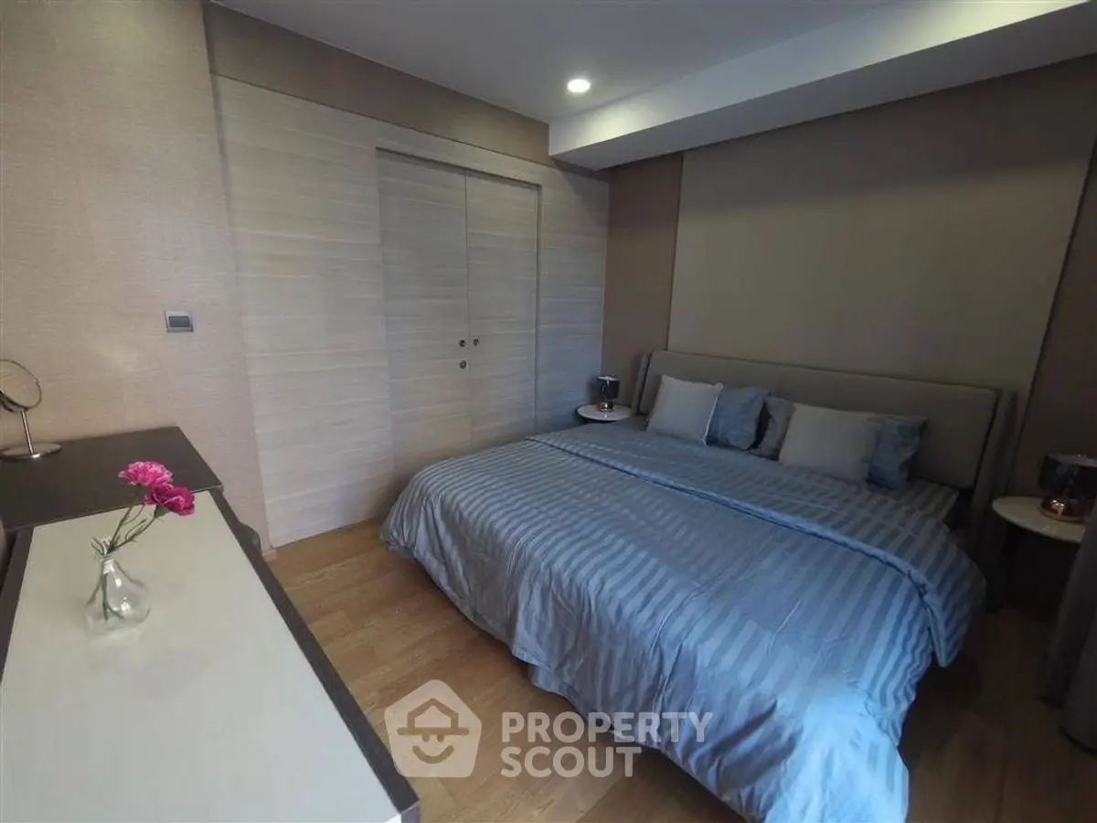 Modern bedroom with stylish decor and cozy ambiance