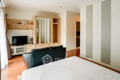 Fully Furnished 1 Bedroom Condo at Grand Park View Condominium Livingroom