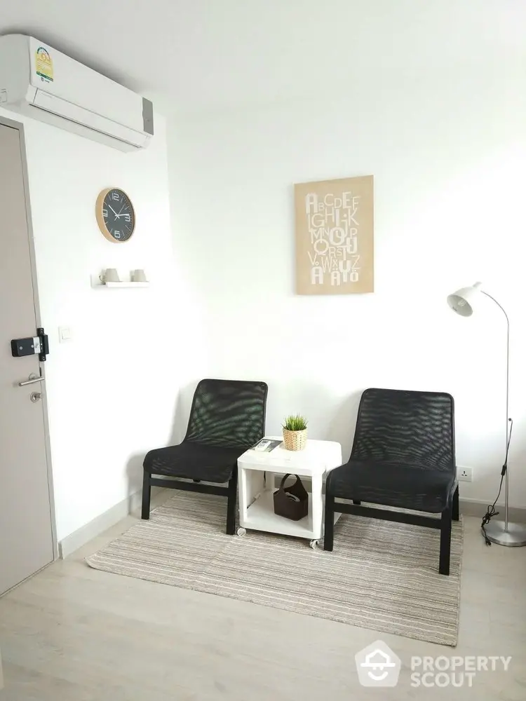  1 Bedroom Condo at Ideo Mobi Sukhumvit-1