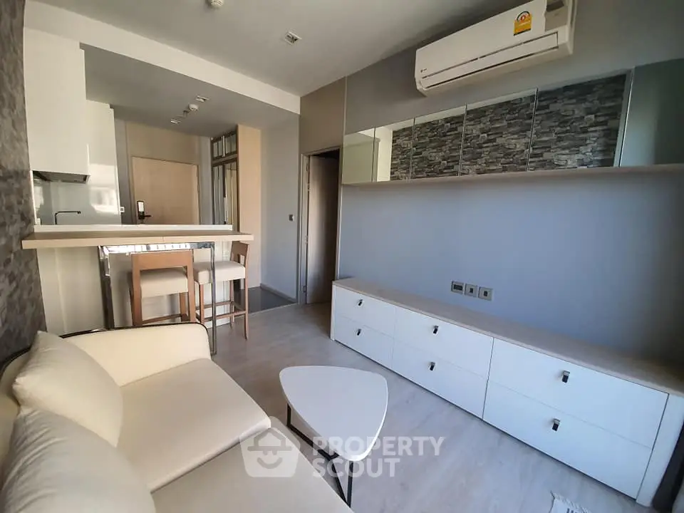 Fully Furnished 1 Bedroom Condo at M Thonglor 10-4