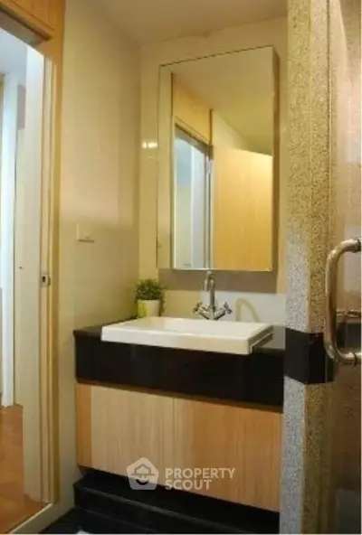  3 Bedrooms Condo at Grand Langsuan Condominium-6