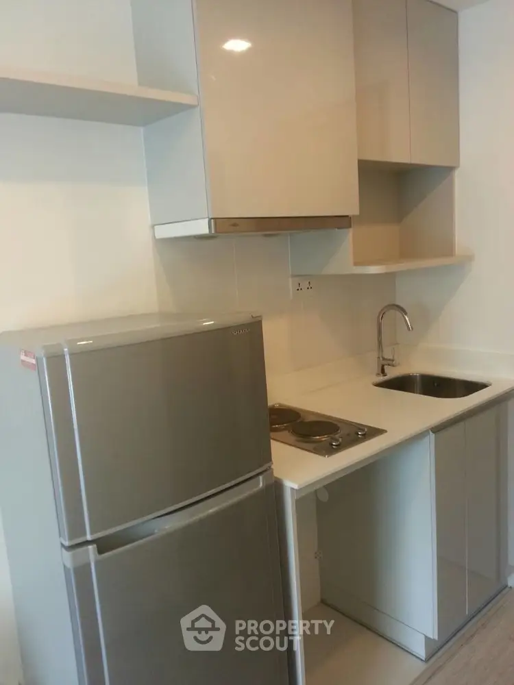  1 Bedroom Condo at Ideo Mobi Sukhumvit-1