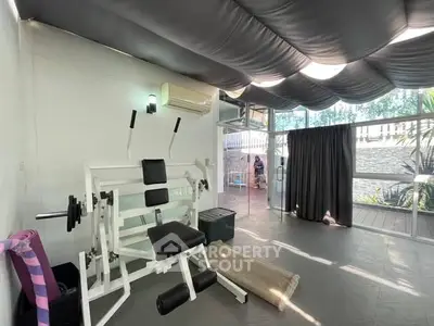 image_rental-27812483