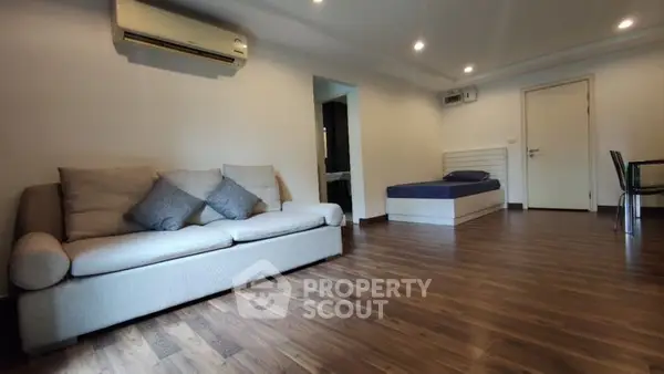 image_rental-10001896