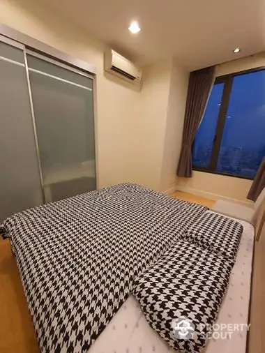 Fully Furnished 1 Bedroom Condo at Equinox Paholyothin Viphavadee Bedroom