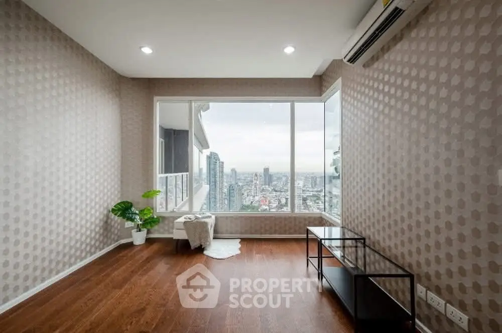 Spacious corner unit with stunning city view and elegant decor
