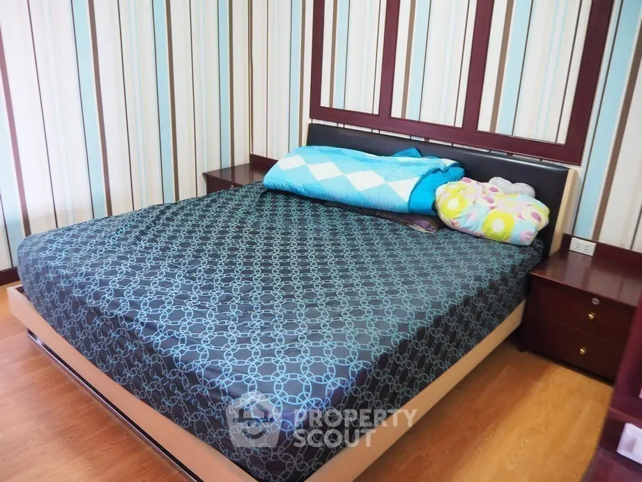  2 Bedrooms Condo -1