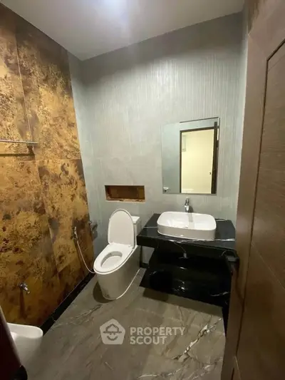 Modern bathroom with elegant design and sleek fixtures