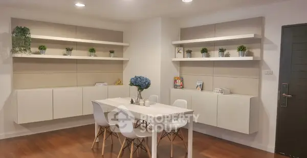 image_rental-30382264