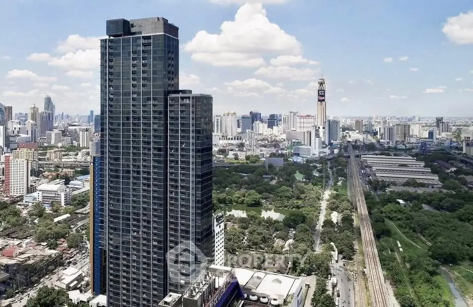 Stunning high-rise building with panoramic city views in a prime urban location.