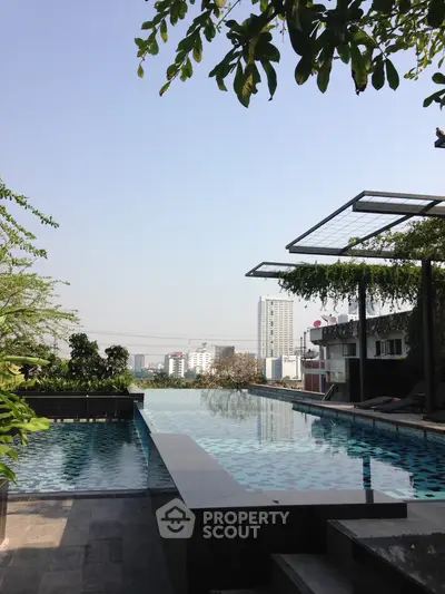  3 Bedrooms Condo at Circle Living Prototype New Petchburi-2