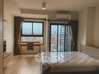  1 Bedroom Condo at Ideo Sathorn Wongwian Yai-4