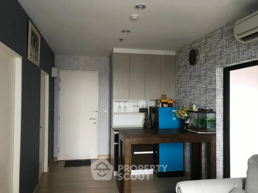  2 Bedrooms Condo -1