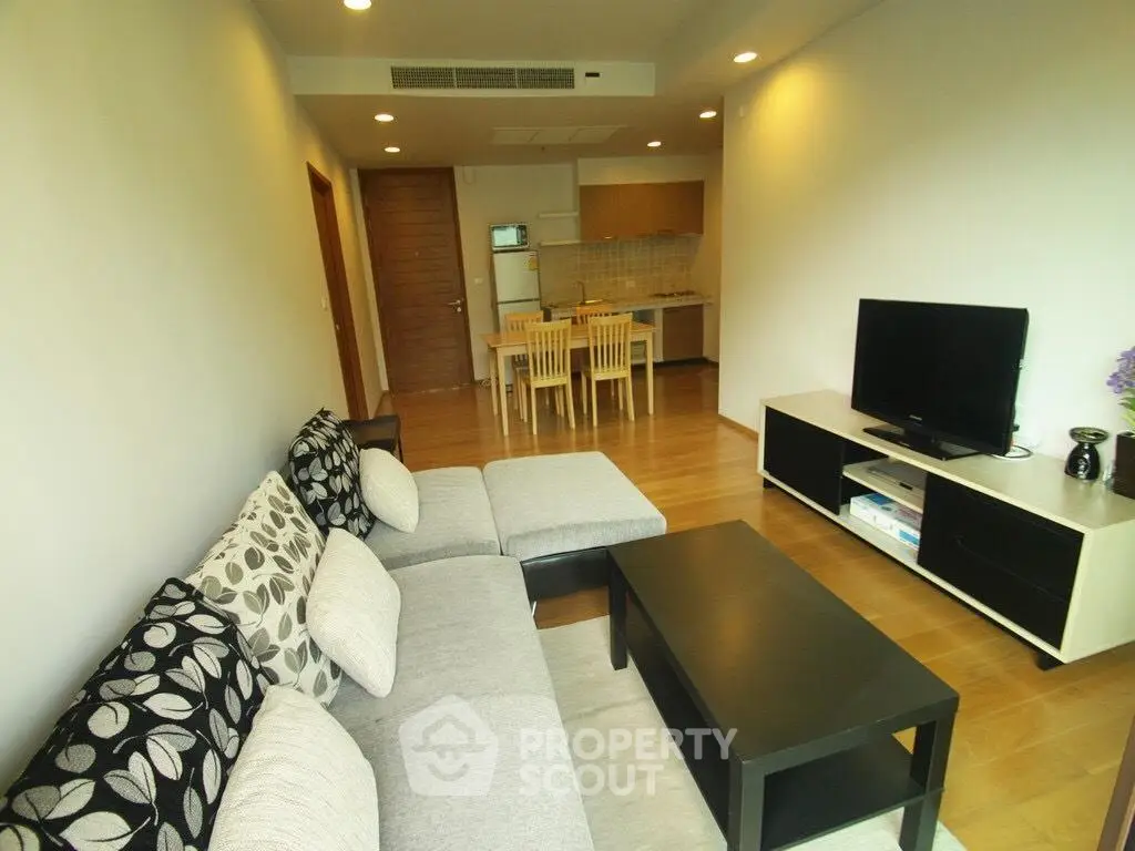 Baan_Sansuk_CD111511_08.jpg