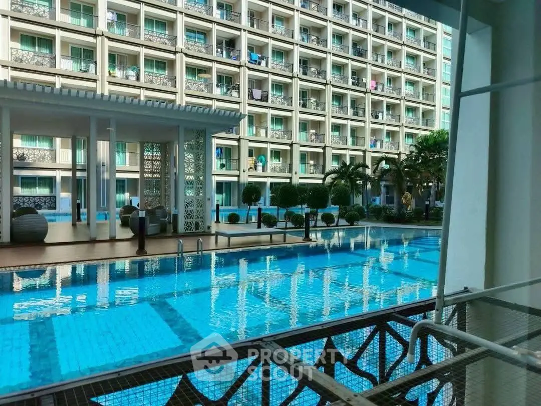 Luxurious condominium with stunning pool and modern architecture