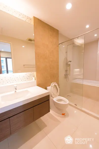  2 Bedrooms Condo at Bright Sukhumvit 24 Condominium-3