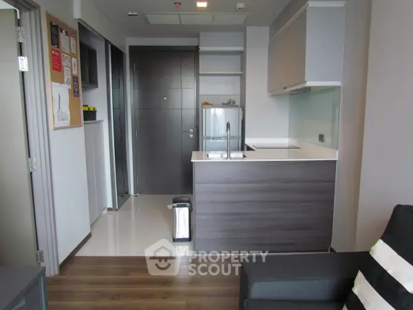 image_rental-5689198