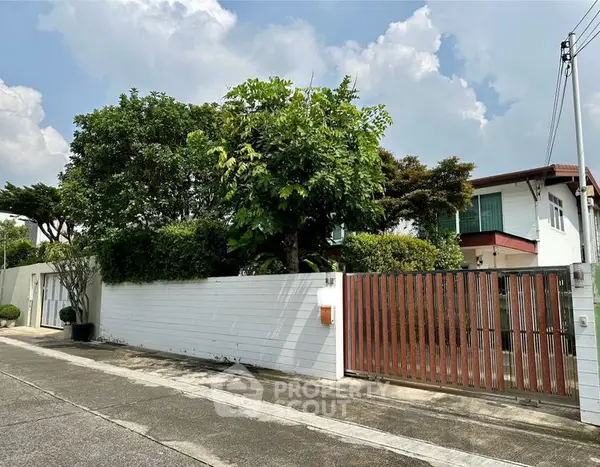 image_rental-30605172