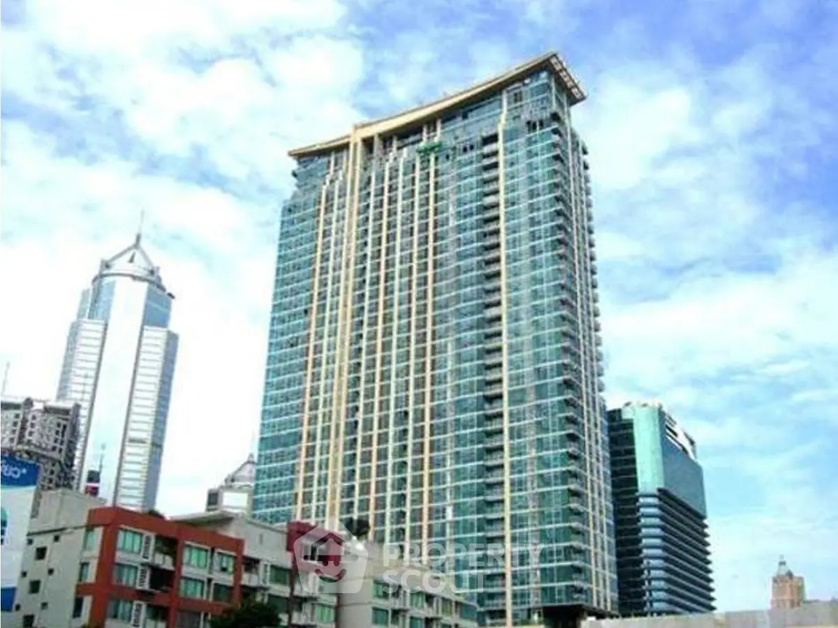 Stunning high-rise building with modern architecture and panoramic city views.